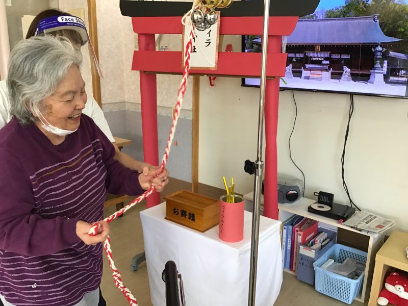 新年の行事　初詣３